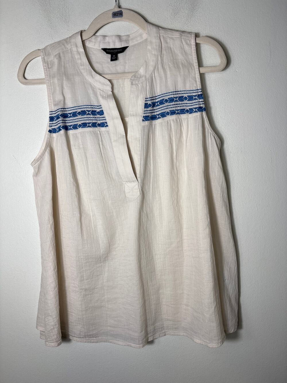 Banana Republic Cream With Blue Embroidery on Chest Sleeveless Top SZ M